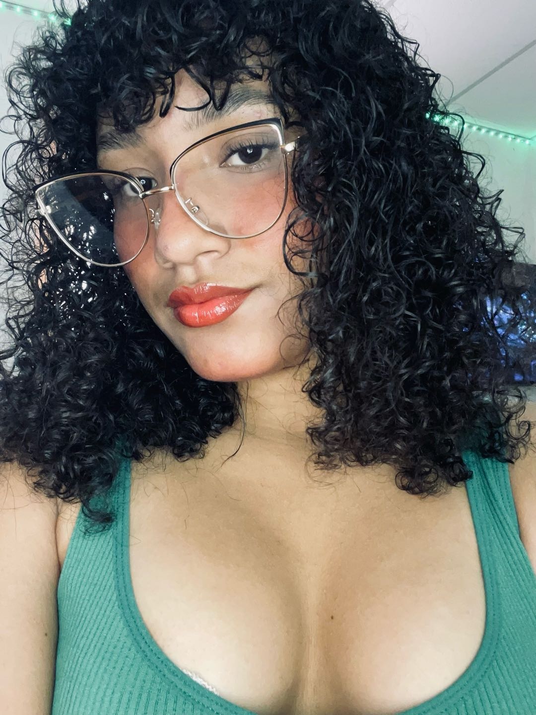 Amor on a live video chat